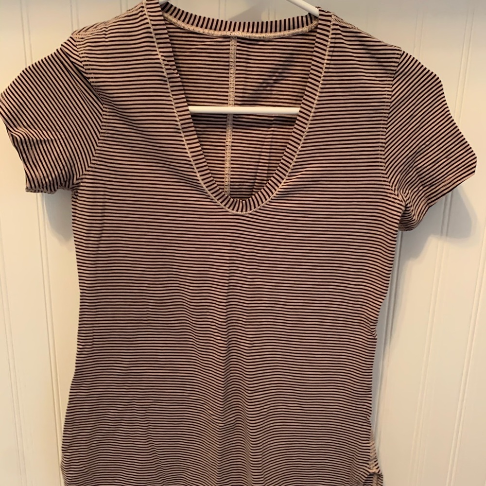 Women’s Lululemon Shirt